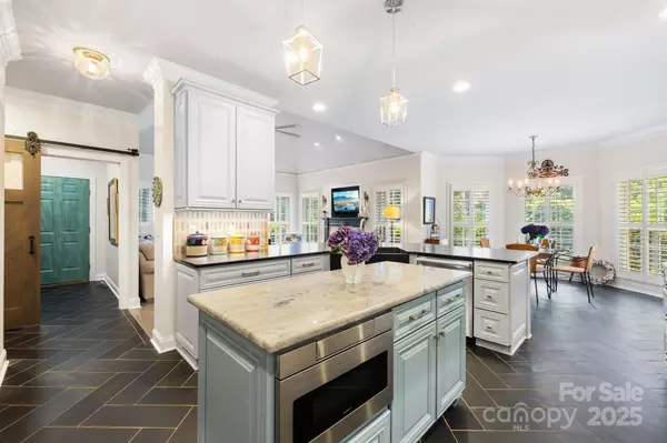 Mooresville, NC 28117,266 Riverwood RD