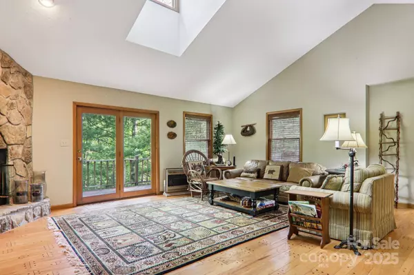Sapphire, NC 28774,1396 W Christy TRL