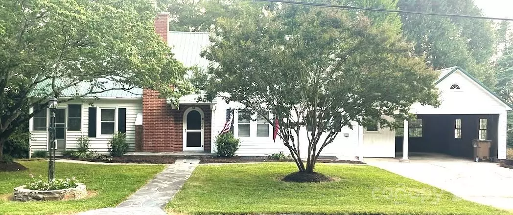 Lincolnton, NC 28092,423 N Cedar ST
