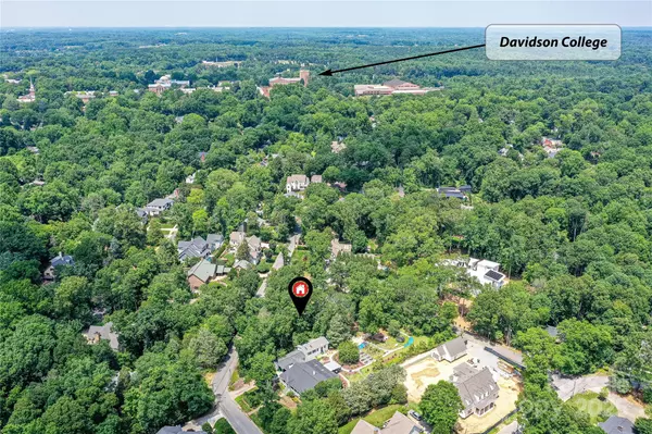 Davidson, NC 28036,541 Greenway ST
