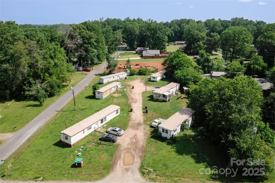 240 MIDWAY DR, Salisbury, NC 28147