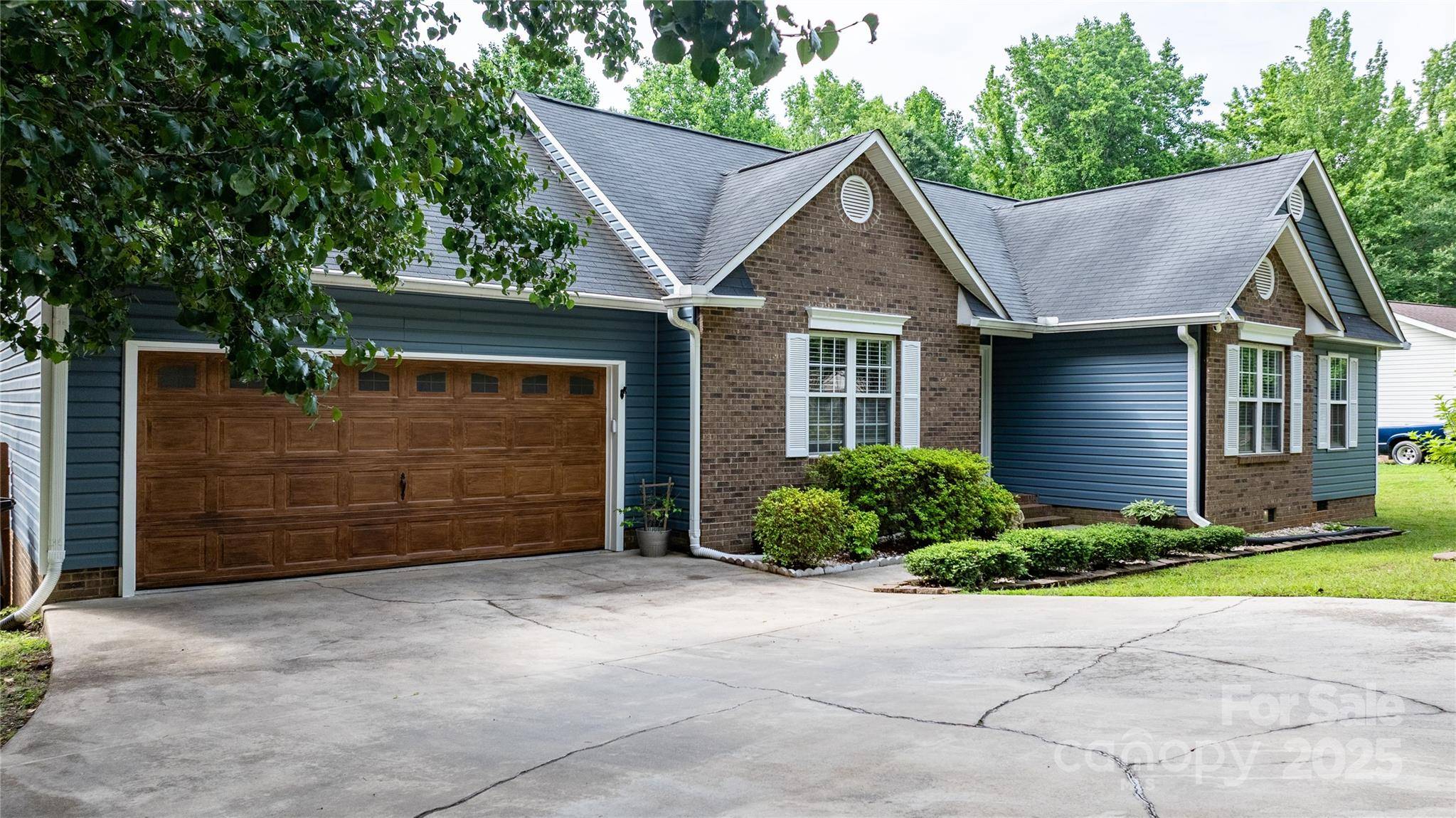 Gastonia, NC 28052,1305 Creekview DR