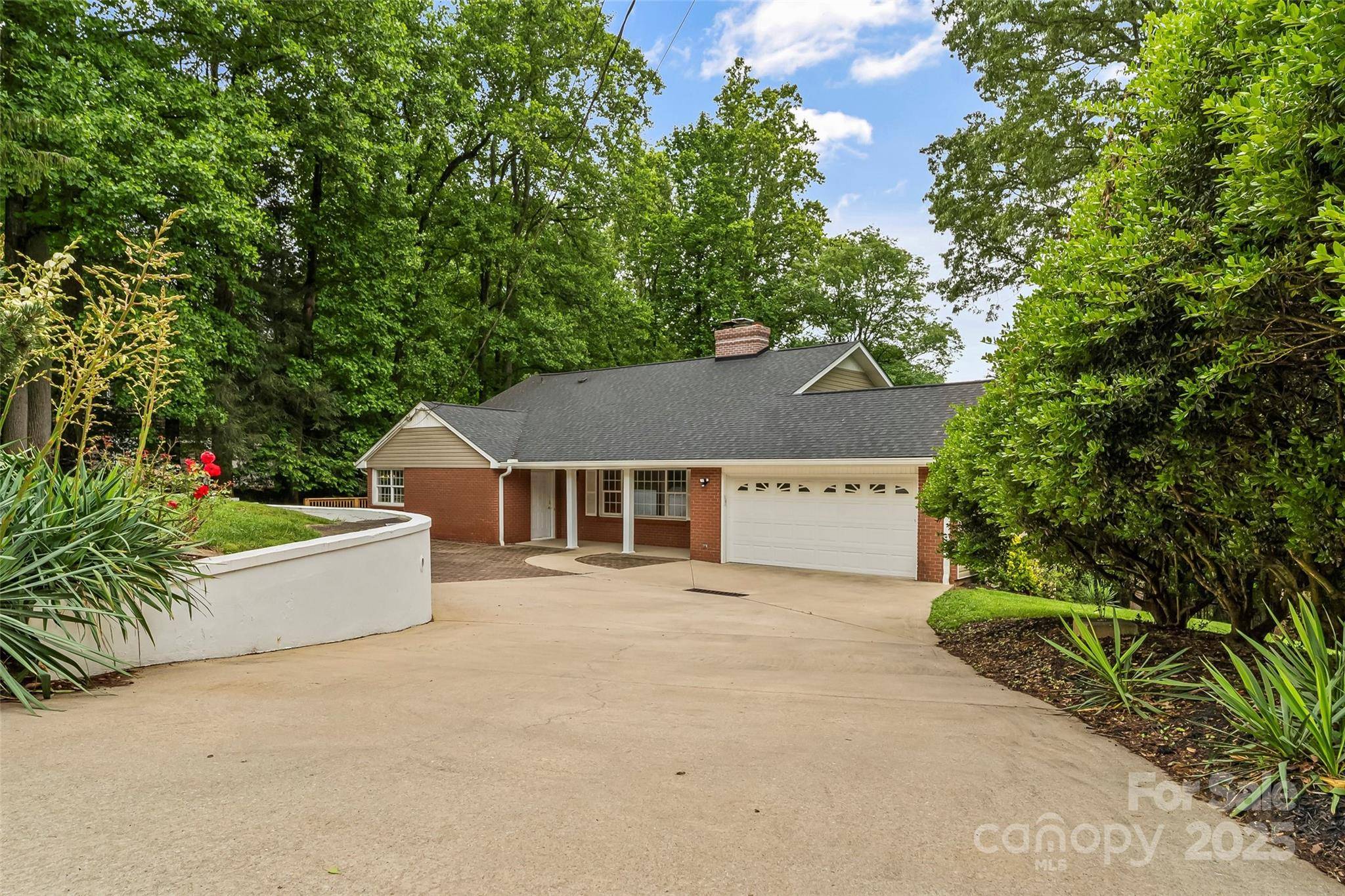 34 Westridge DR, Asheville, NC 28803