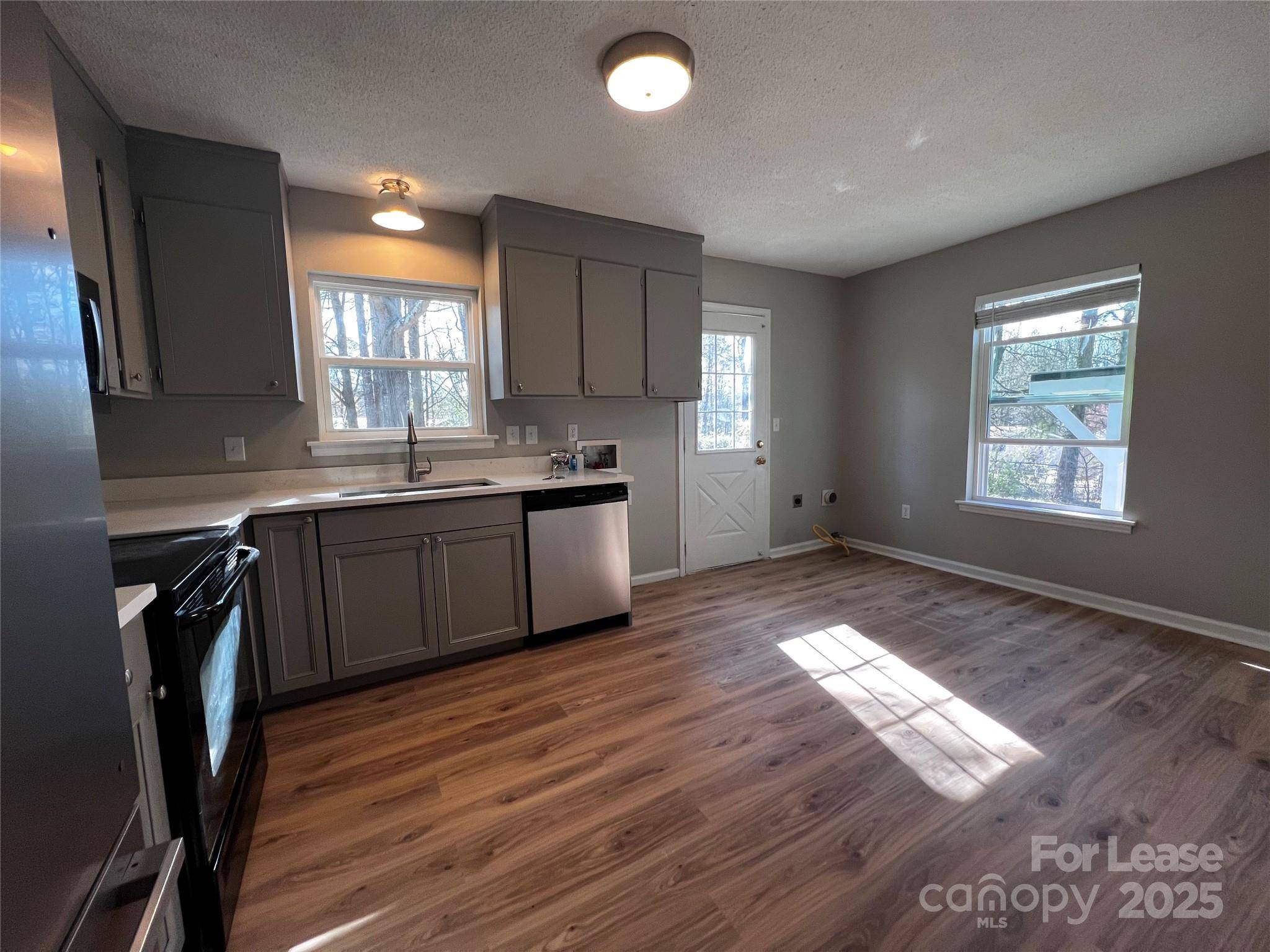 Charlotte, NC 28215,407 Stirrup CT