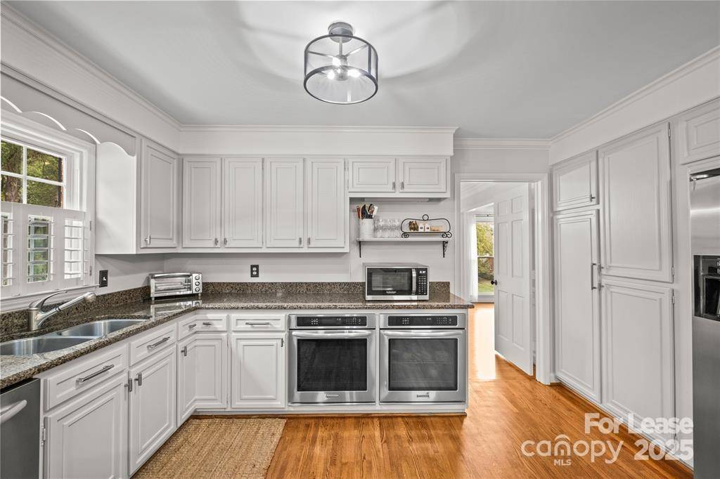 Charlotte, NC 28226,3900 Braxton DR