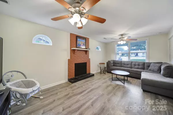 Rock Hill, SC 29732,842 Cherry RD S
