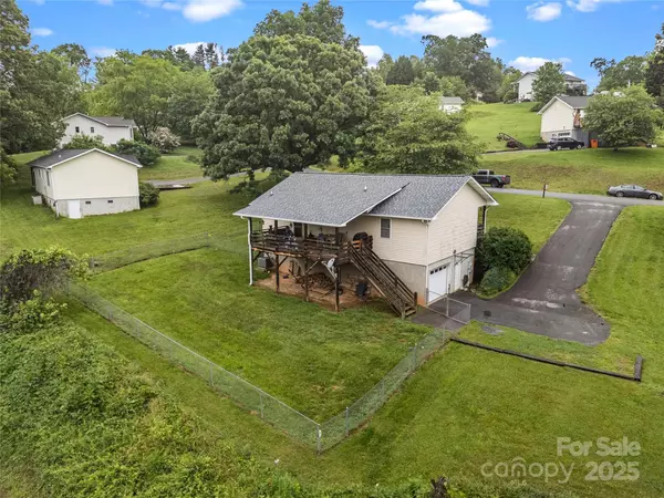 Clyde, NC 28721,72 Sovereign CIR