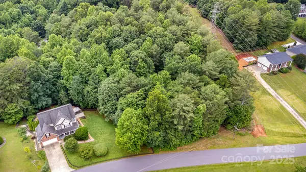 Hickory, NC 28601,6255 Mountainside DR