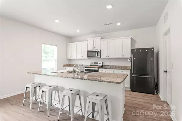 Charlotte, NC 28215,2340 Lanza DR