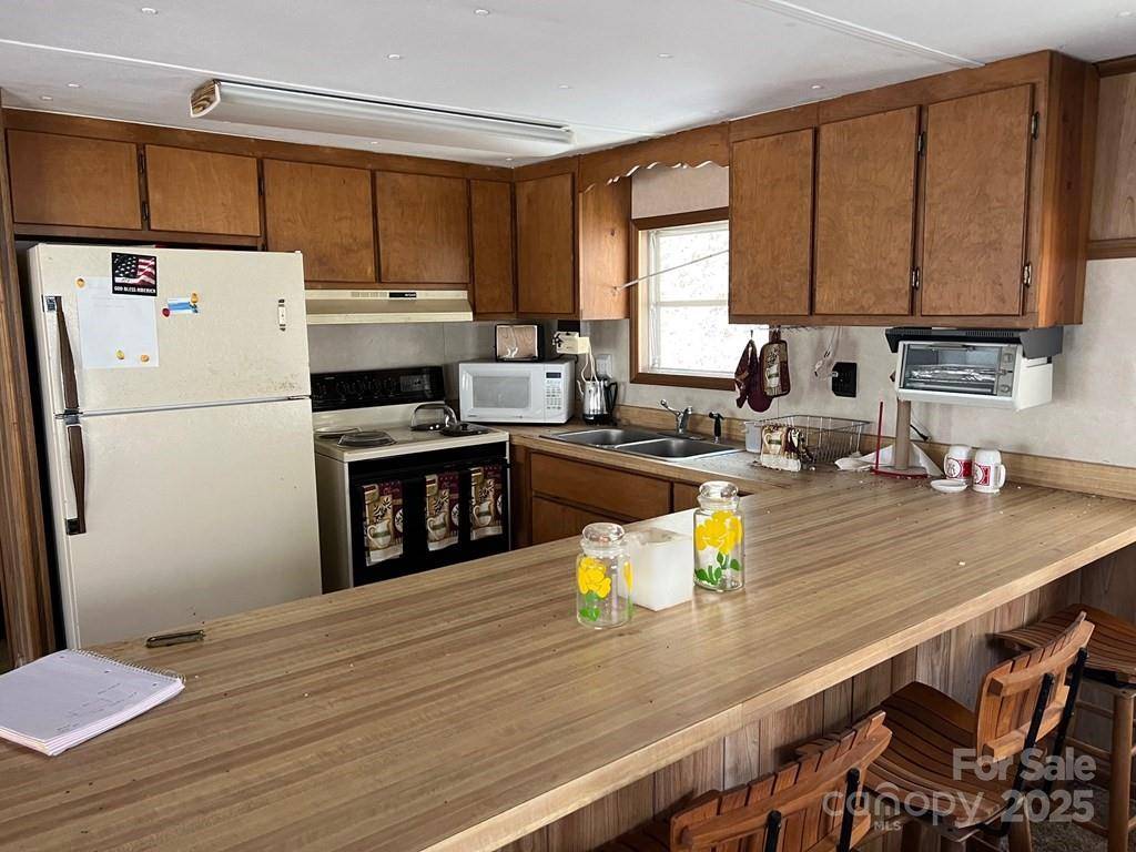 Whittier, NC 28789,239 Laurel DR