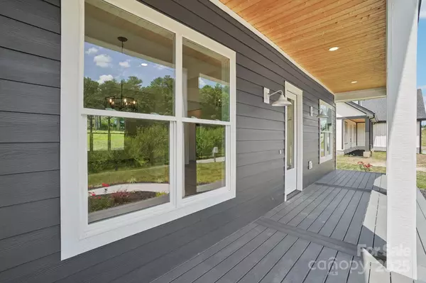 Hendersonville, NC 28792,86 Point Hope LN