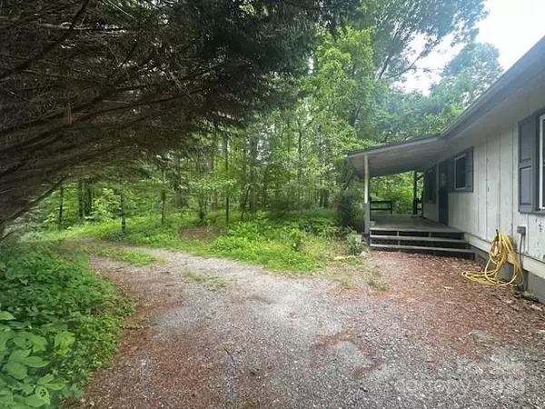 Sylva, NC 28779,237 E View RD