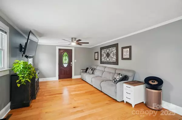 Kannapolis, NC 28081,1209 Rainbow DR