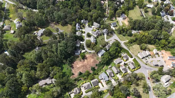 Asheville, NC 28805,16 Village East CT