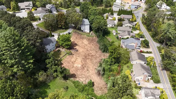 Asheville, NC 28805,16 Village East CT