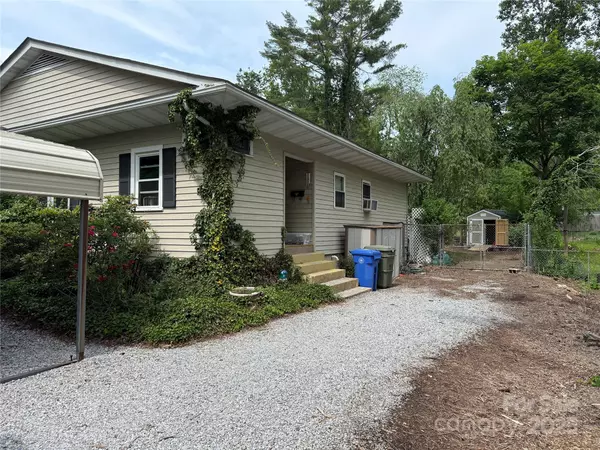 Hendersonville, NC 28739,526 Ehringhaus ST