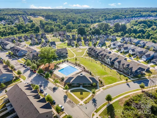Davidson, NC 28036,915 Claires Creek LN
