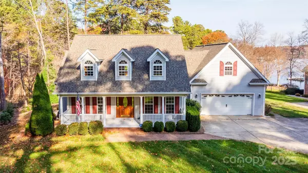 Sherrills Ford, NC 28673,9372 Island Point RD