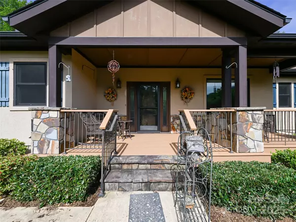 Asheville, NC 28803,110 Village Pointe LN
