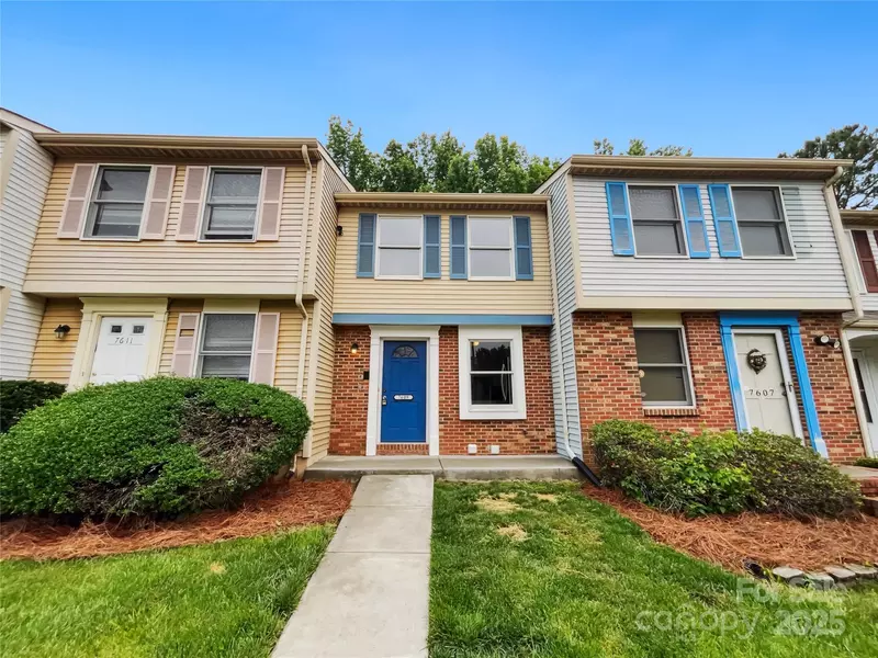 7609 Holly Grove CT, Charlotte, NC 28227