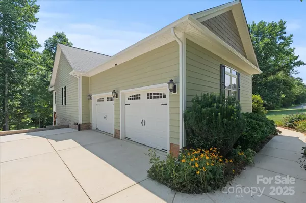Newton, NC 28658,1819 Brompton CT