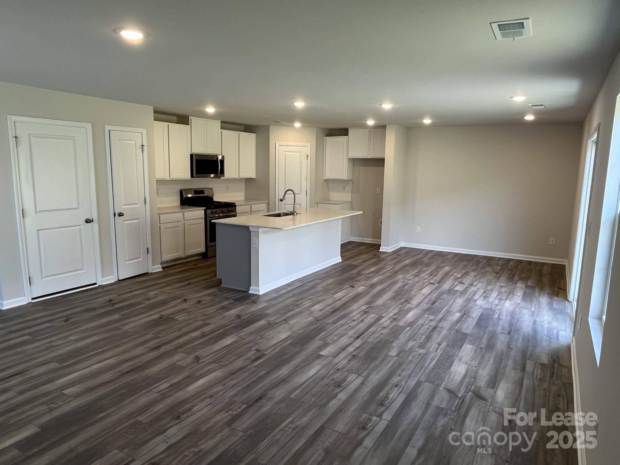 Charlotte, NC 28262,11023 Daisy CT