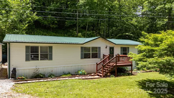 Burnsville, NC 28714,689 Bradford RD
