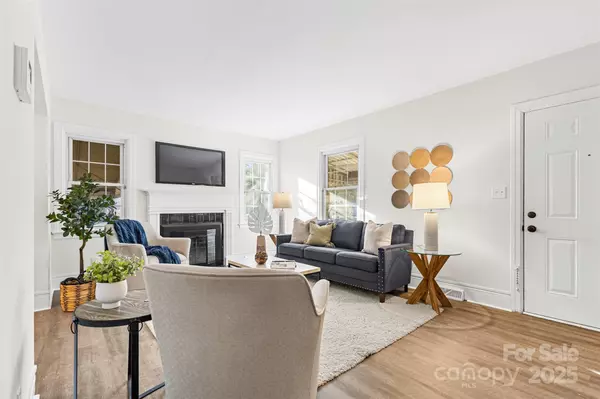 Charlotte, NC 28205,3726 The Plaza None