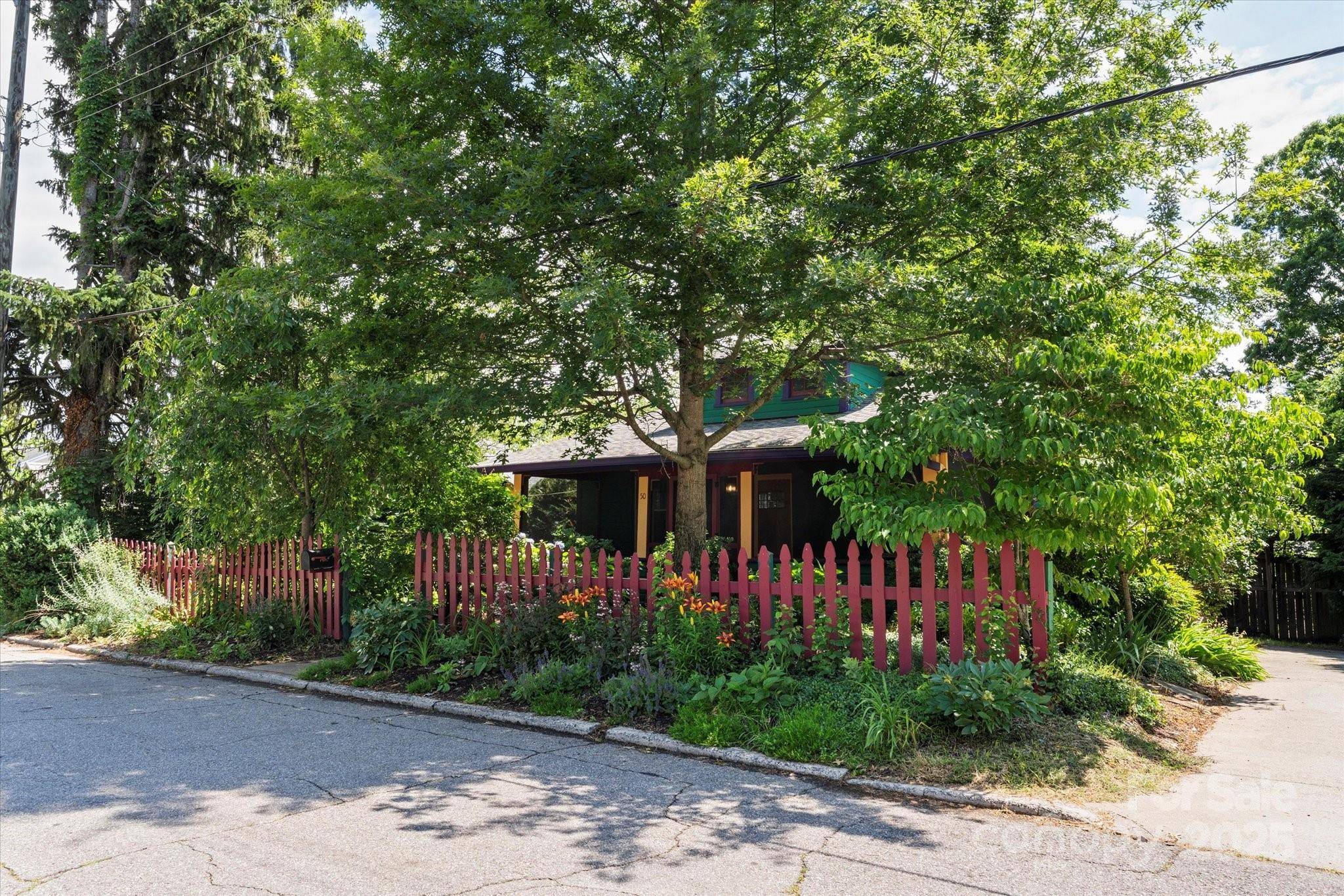 Asheville, NC 28806,50 Nevada AVE