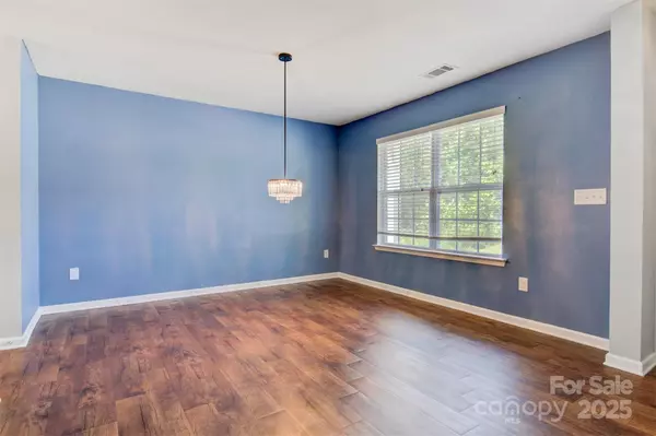 Charlotte, NC 28216,5311 Oakdale Ridge RD
