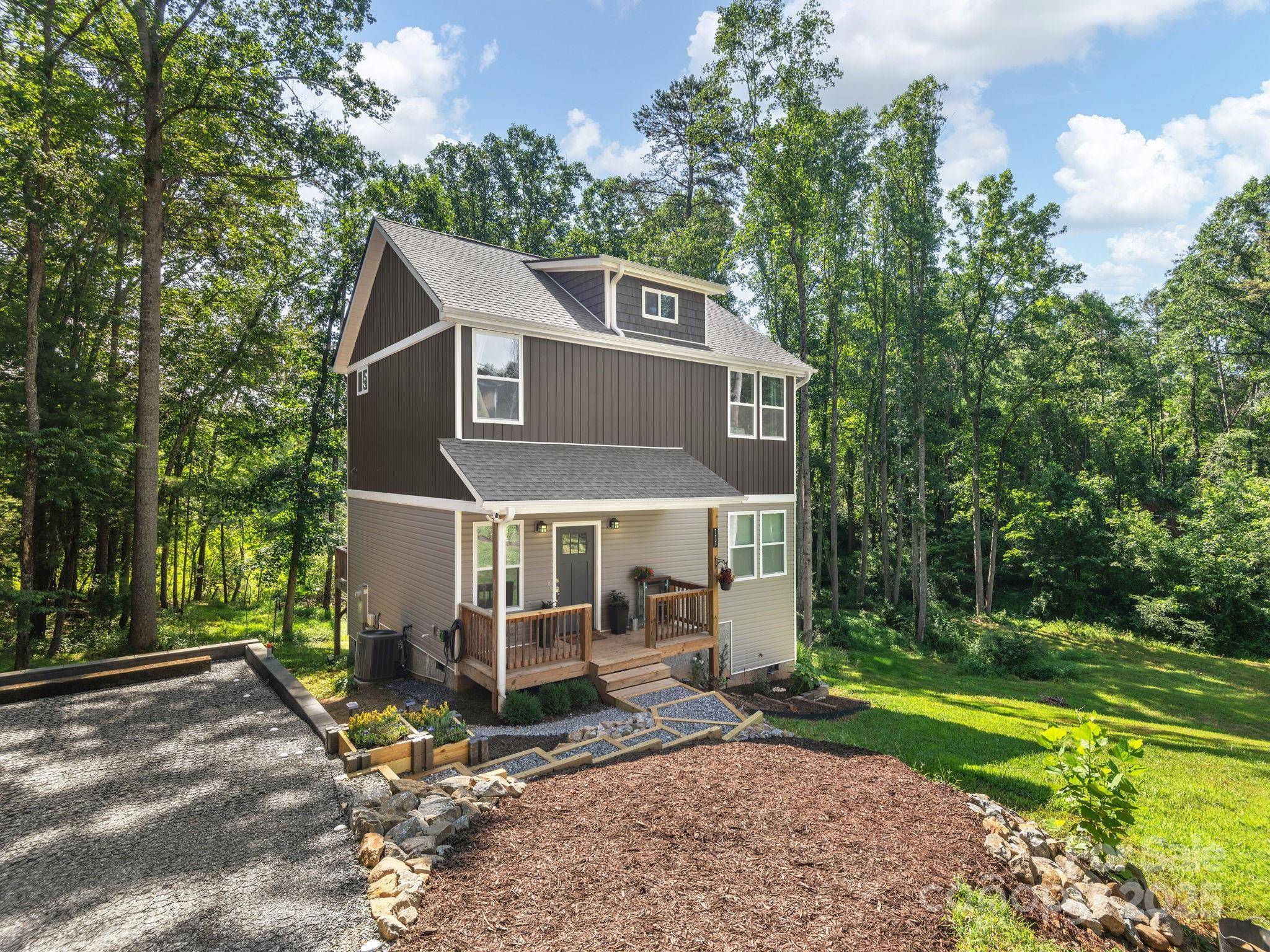 111 Mears Ridge DR, Asheville, NC 28806