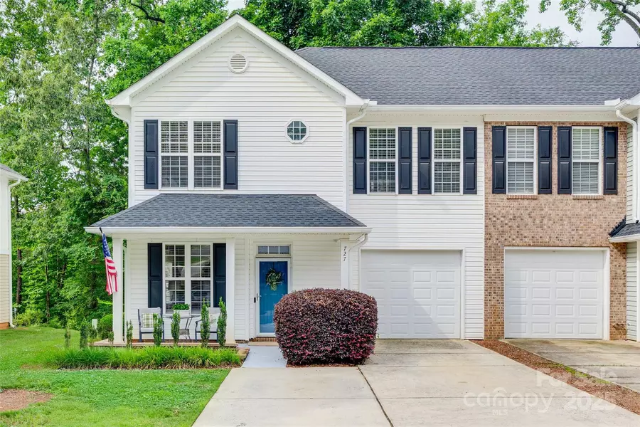 727 Torrey Pines LN, Fort Mill, SC 29715