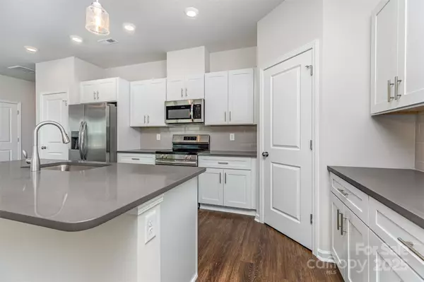 Charlotte, NC 28214,2039 Sadler Woods LN