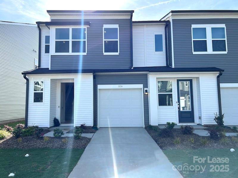 3114 Hutton Gardens LN, Charlotte, NC 28269