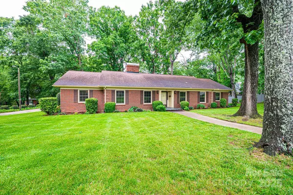 Hickory, NC 28601,1304 5th Street CIR NW