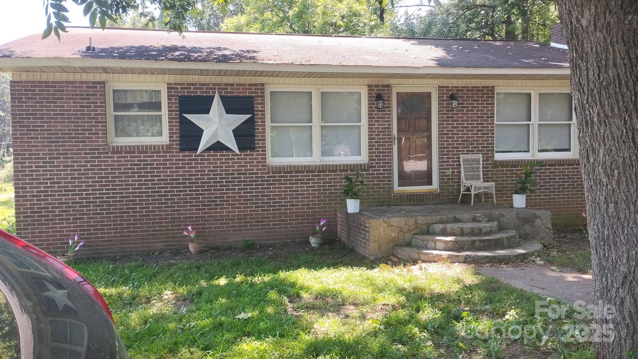 132 Eaker DR, Cherryville, NC 28021