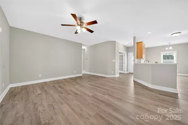Statesville, NC 28625,129 Sara LN