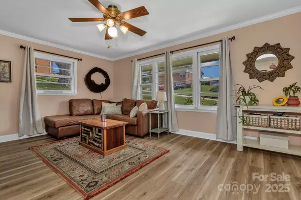 Canton, NC 28716,53 Belmont ST