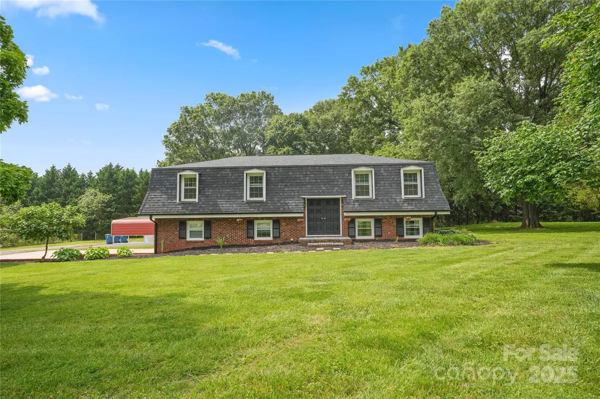 Conover, NC 28613,1867 Shannon DR