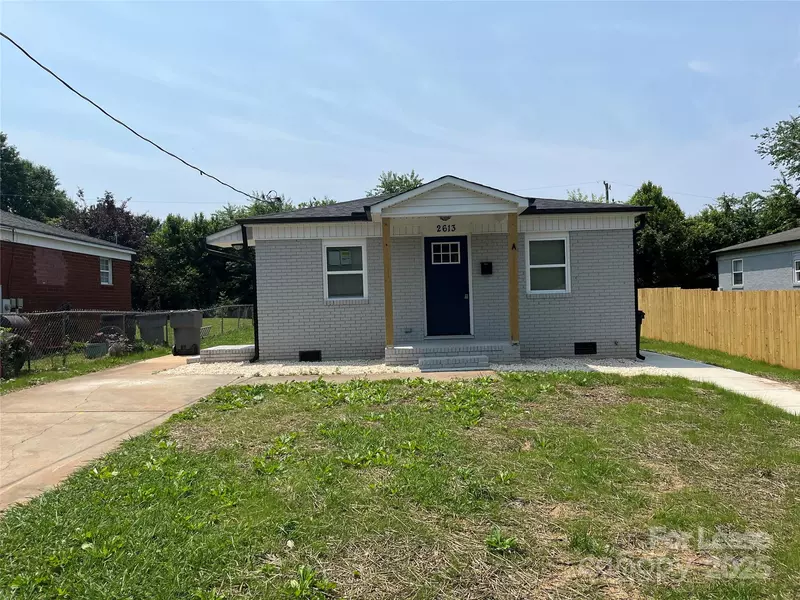 2613 Dundeen ST, Charlotte, NC 28216