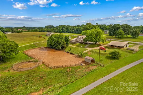 296 Hicks Creek RD, Troutman, NC 28166