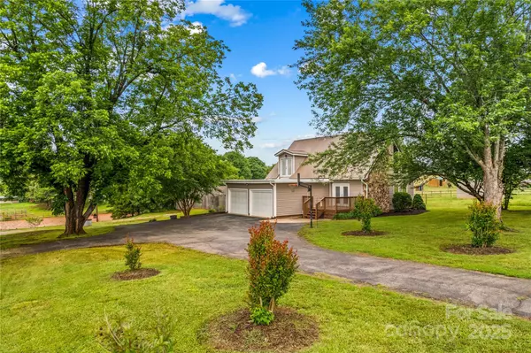 Troutman, NC 28166,296 Hicks Creek RD