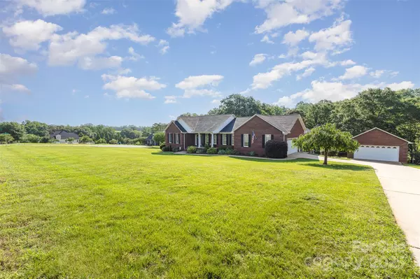 Shelby, NC 28152,214 Silver Creek LN