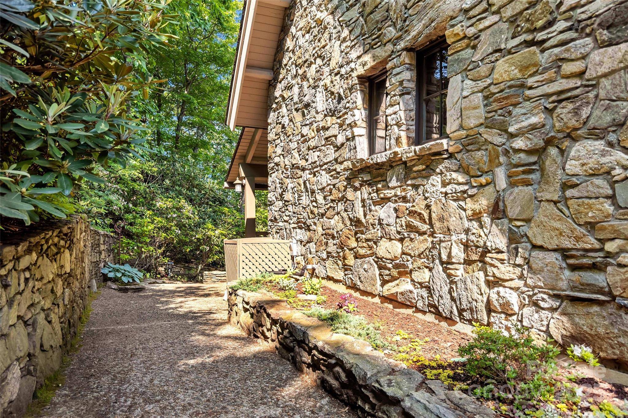 Black Mountain, NC 28711,2998 Creston DR