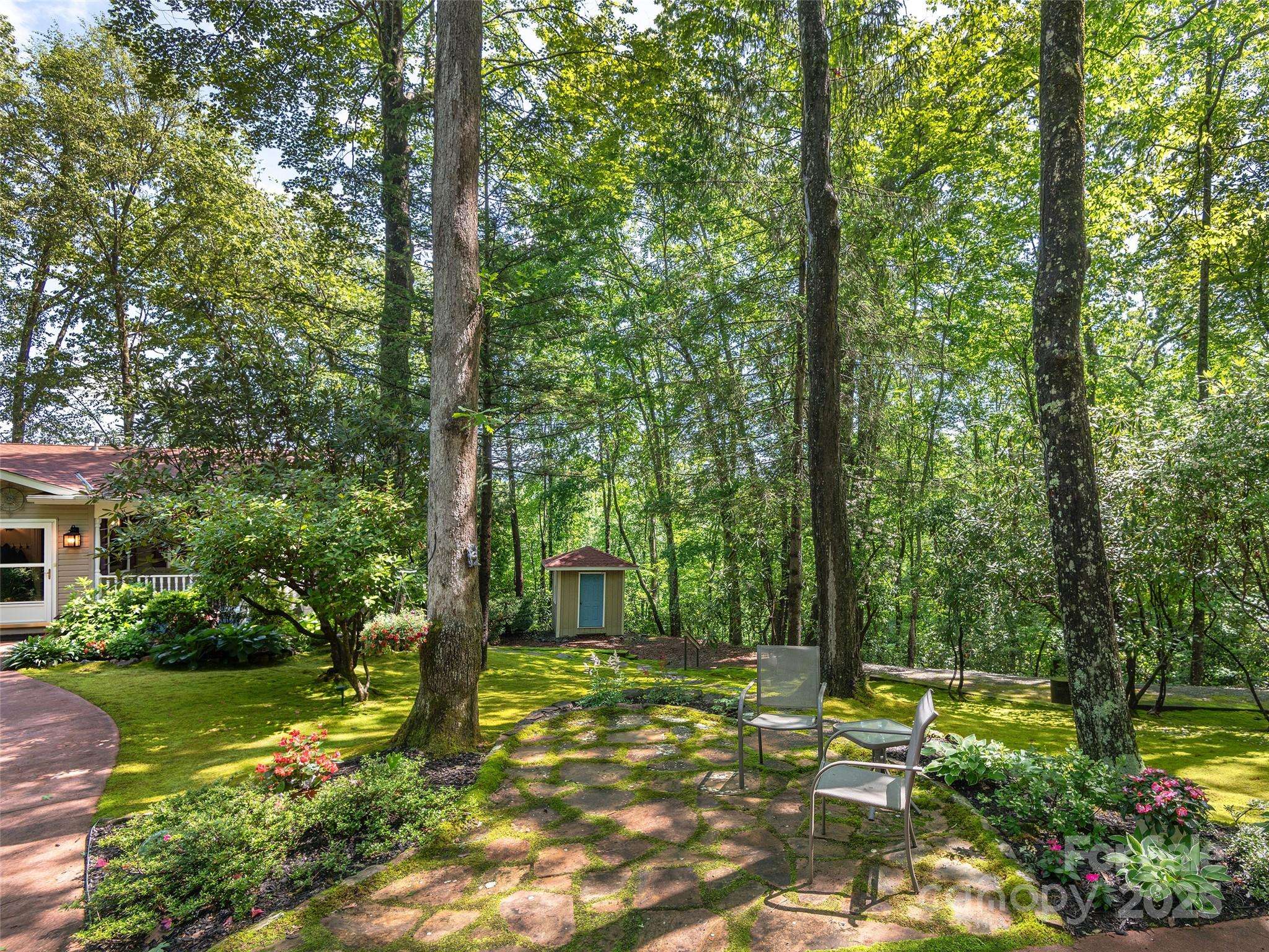 Pisgah Forest, NC 28768,573 Valeria LN