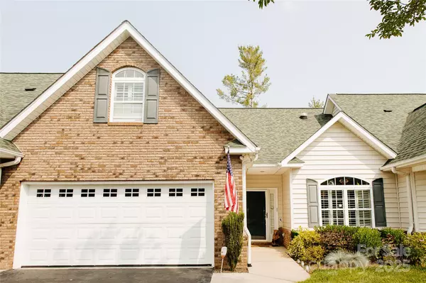 Hendersonville, NC 28792,47 Victoria Park DR