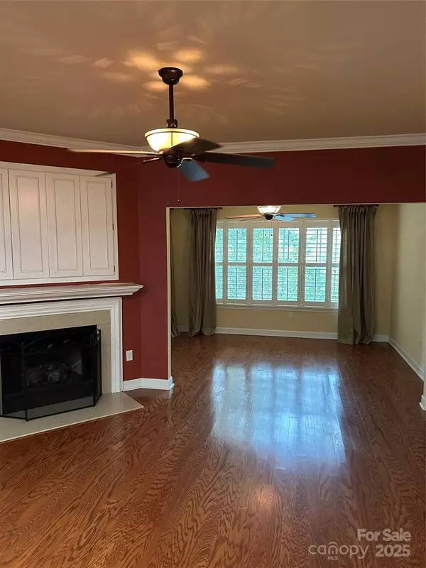 Hendersonville, NC 28792,47 Victoria Park DR