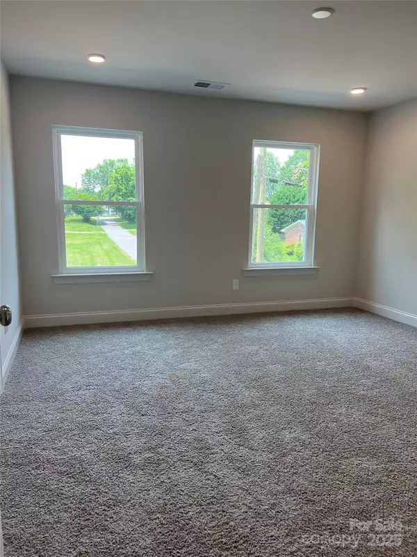 Troutman, NC 28166,242 North AVE