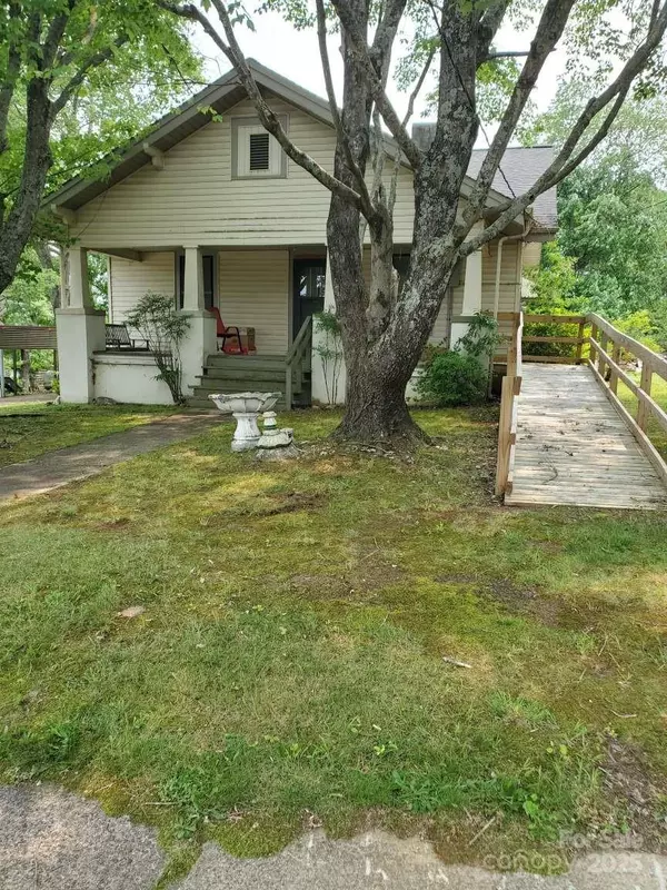 Morganton, NC 28655,106 Pine ST