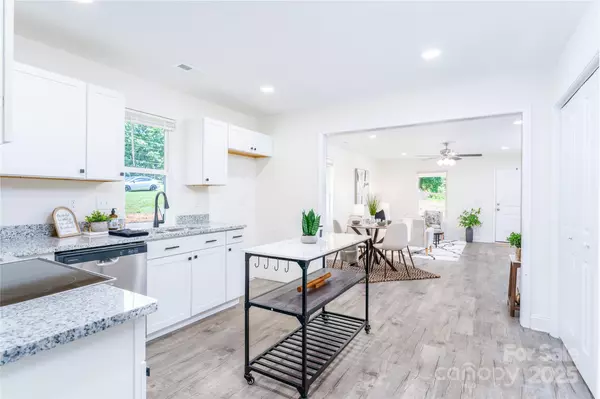 Statesville, NC 28677,810 W Raleigh AVE